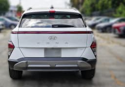 Hyundai Kona SEL Premium FWD 2026 — side view