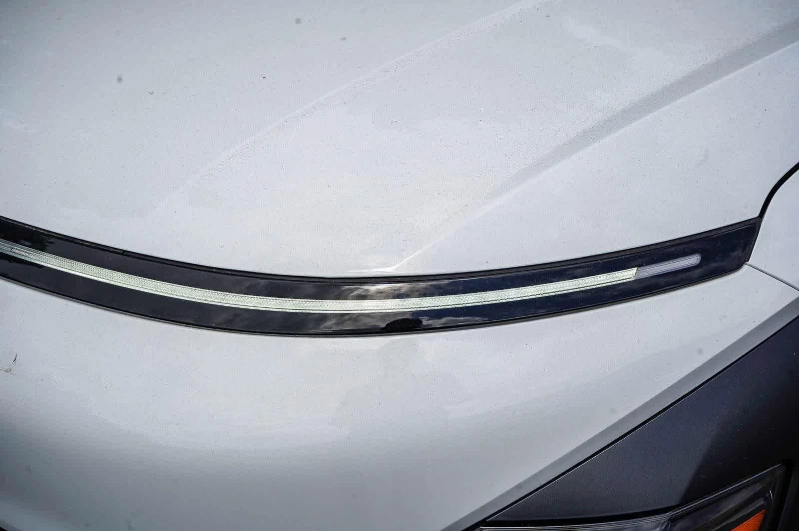 Hyundai Kona SEL Premium FWD 2026 — side view