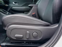 Hyundai Kona SEL Premium FWD 2026 — side view
