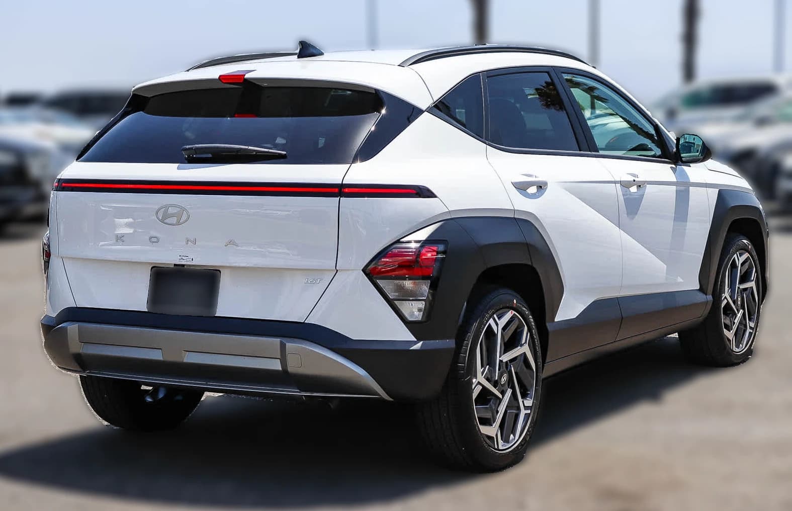 Hyundai Kona SEL Premium FWD 2026 — side view