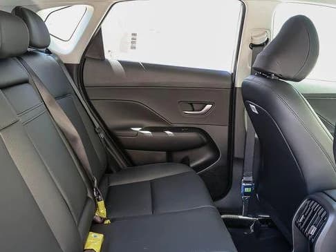 Hyundai Kona SEL Premium FWD 2026 — side view