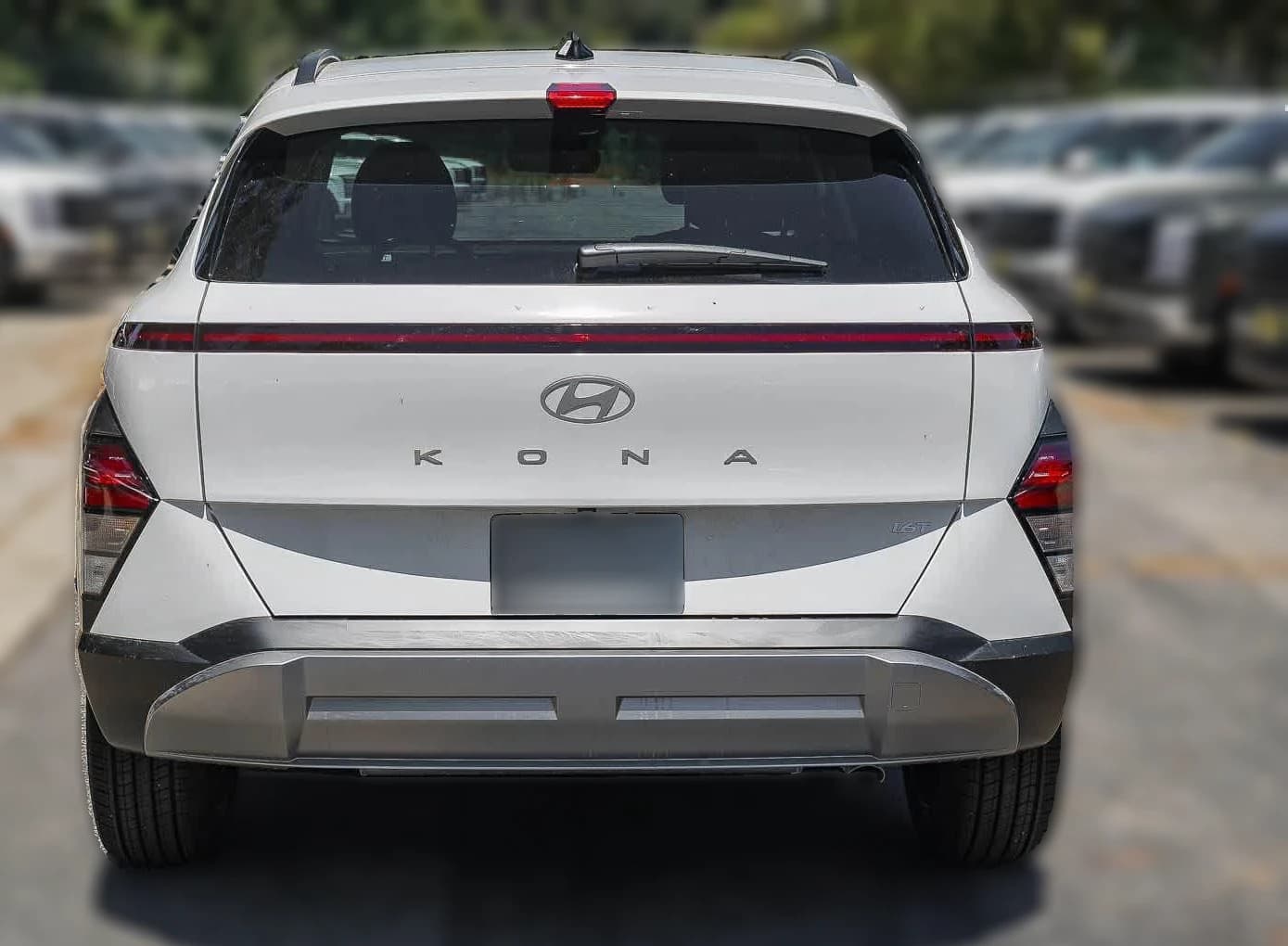 Hyundai Kona SEL Premium FWD 2026 — side view