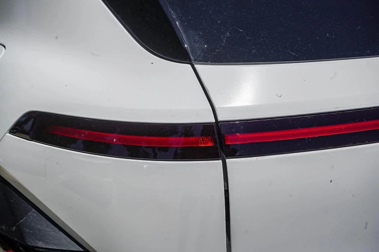 Hyundai Kona SEL Premium FWD 2026 — side view