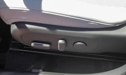 Hyundai Kona SEL Premium FWD 2026 — side view