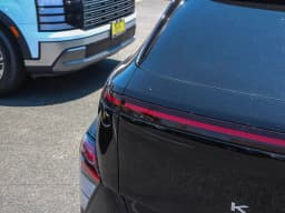 Hyundai Kona Limited FWD 2026 — side view