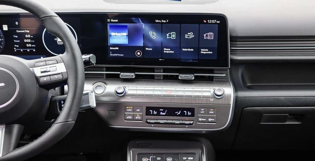 Hyundai Kona Limited FWD 2027 — side view