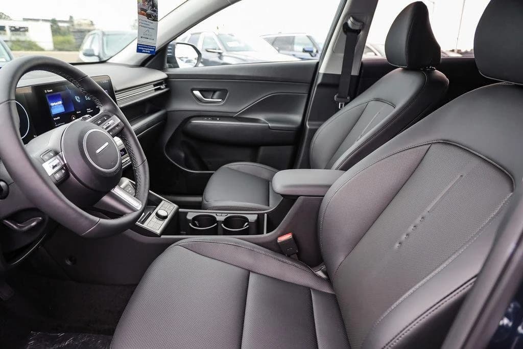 Hyundai Kona Limited FWD 2027 — side view