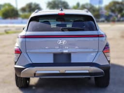 Hyundai Kona Limited FWD 2026 — side view