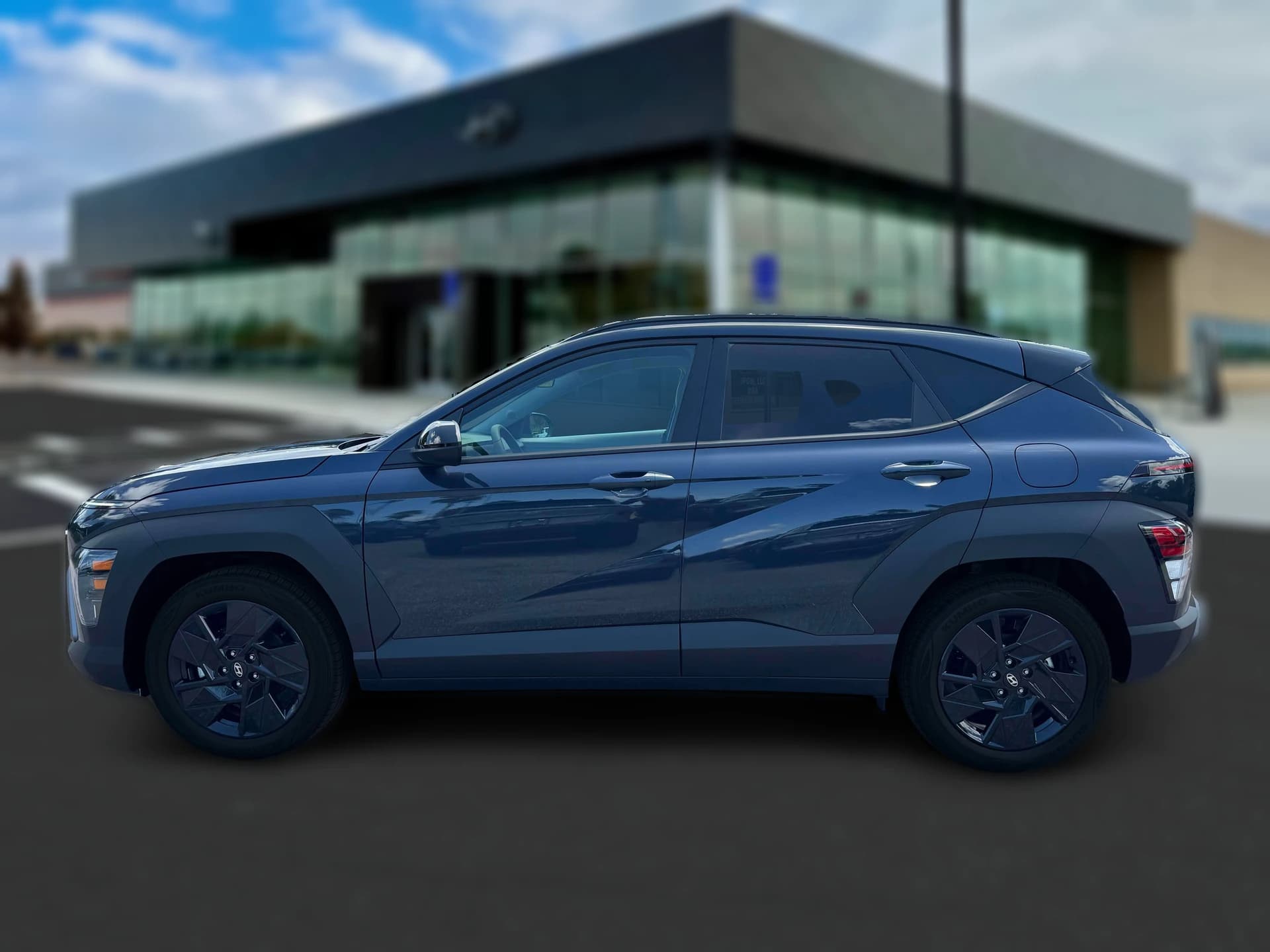 Hyundai Kona SEL Sport FWD 2027 — side view