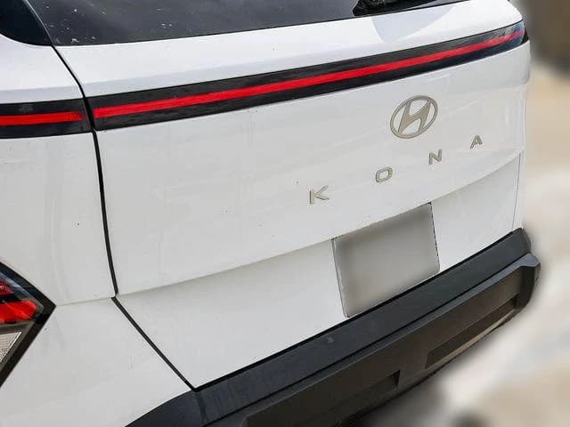 Hyundai Kona SEL Sport FWD 2027 — side view