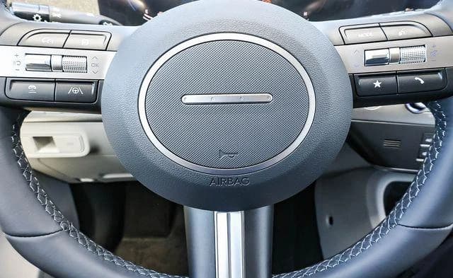 Hyundai Kona SEL Sport FWD 2027 — side view