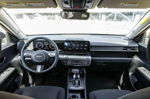 Hyundai Kona SEL Sport FWD 2027 — side view