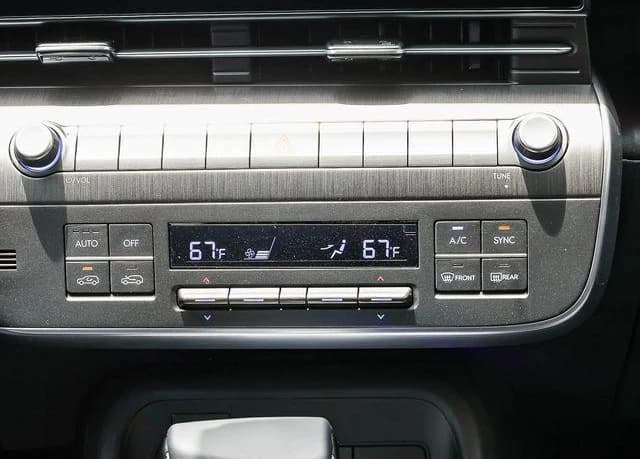 Hyundai Kona SEL Sport FWD 2027 — side view