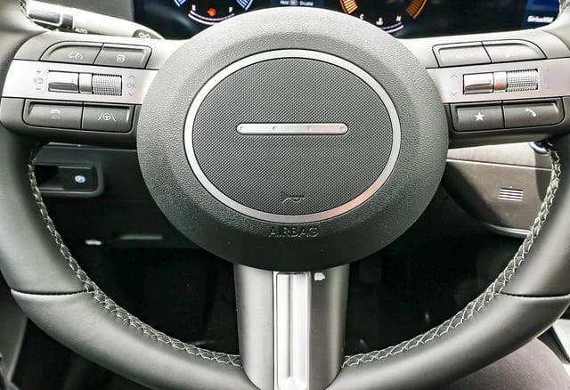 Hyundai Kona SEL Sport FWD 2027 — side view