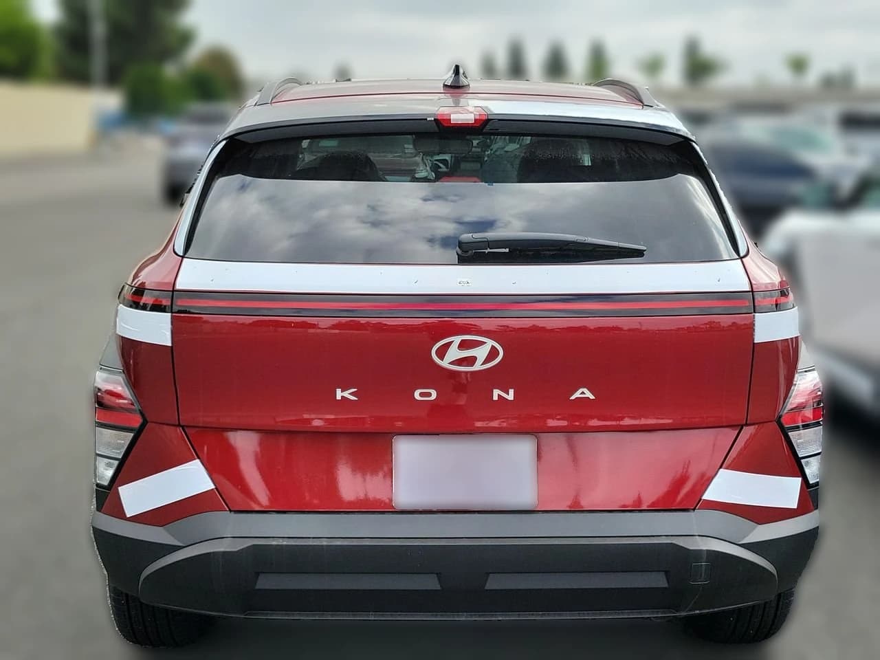 Hyundai Kona SEL Sport FWD 2027 — side view