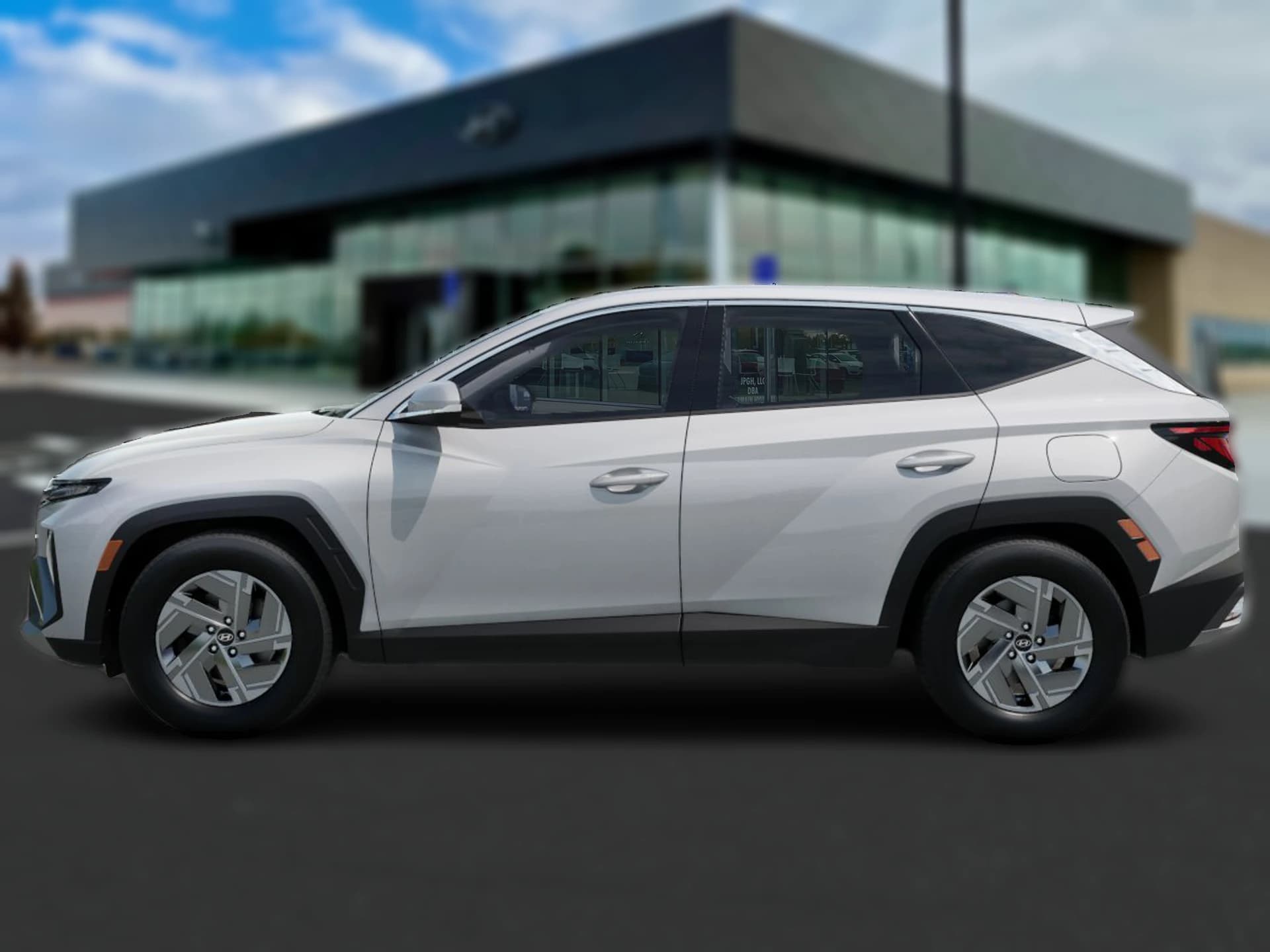 Hyundai Tucson Hybrid SE FWD 2026 — side view