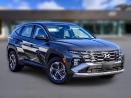 Hyundai Tucson Hybrid SE FWD 2026 — side view