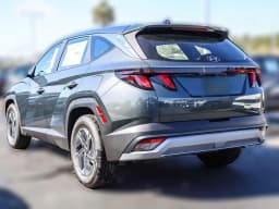 Hyundai Tucson Hybrid SE FWD 2026 — side view