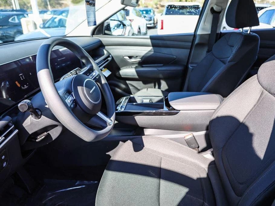 Hyundai Tucson Hybrid SE FWD 2026 — side view