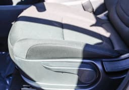 Hyundai Tucson Hybrid SE FWD 2026 — side view