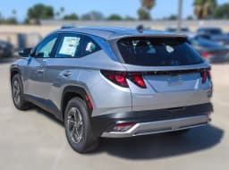 Hyundai Tucson Hybrid SE FWD 2026 — side view