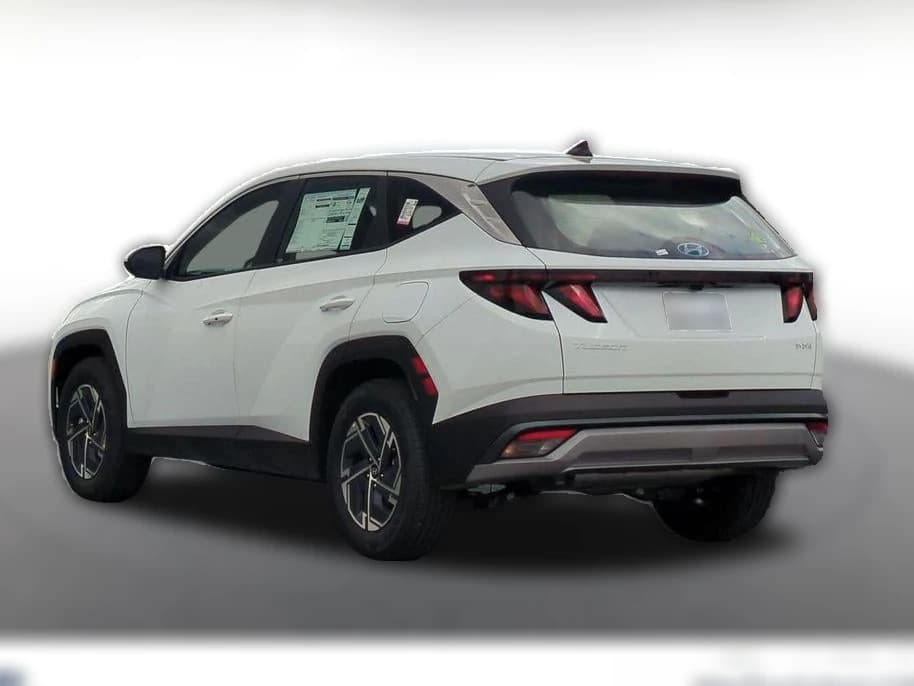 Hyundai Tucson Hybrid SE FWD 2026 — side view