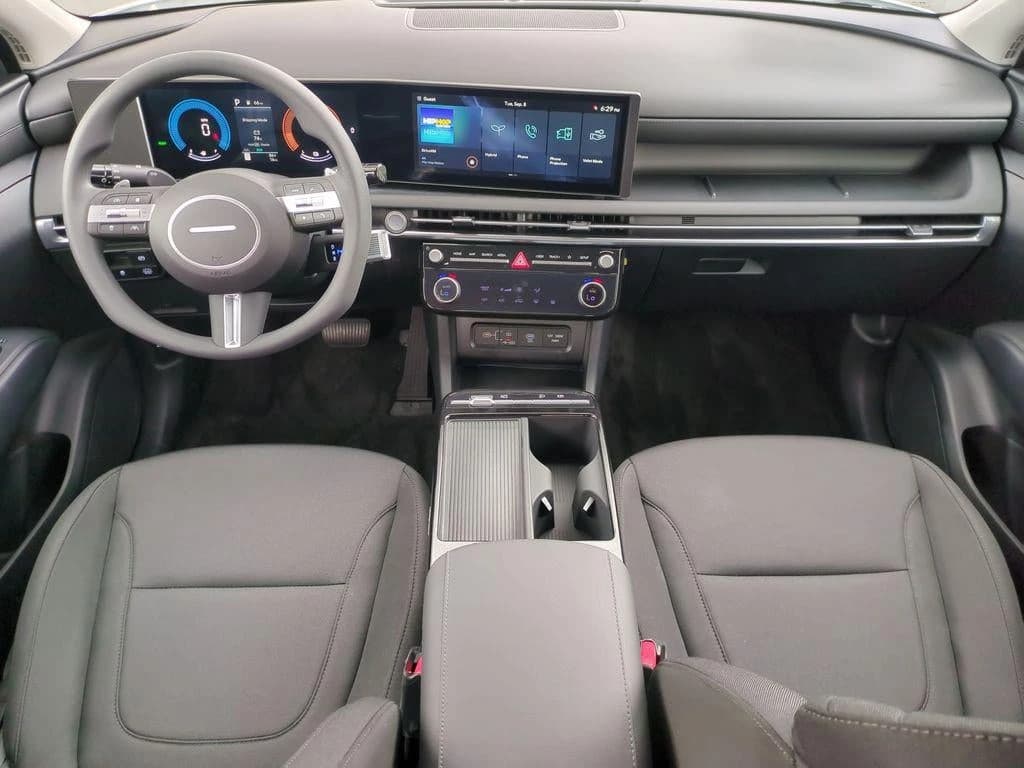 Hyundai Tucson Hybrid SE FWD 2026 — side view