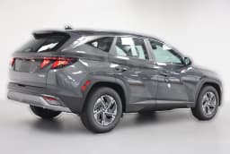 Hyundai Tucson Hybrid SE FWD 2026 — side view