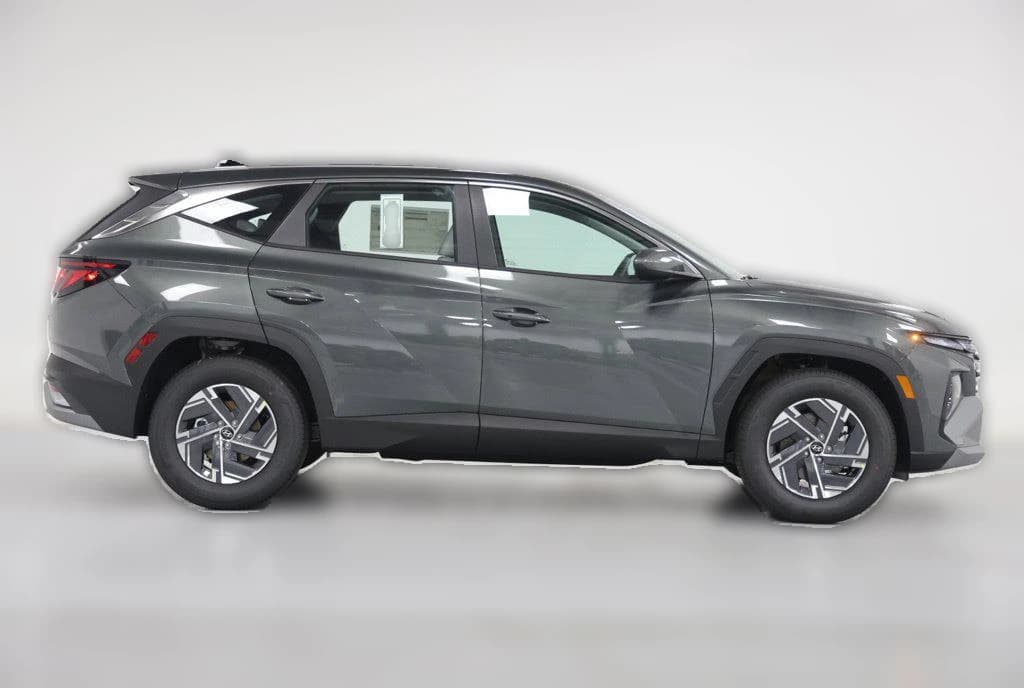 Hyundai Tucson Hybrid SE FWD 2026 — side view