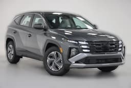 Hyundai Tucson Hybrid SE FWD 2026 — side view