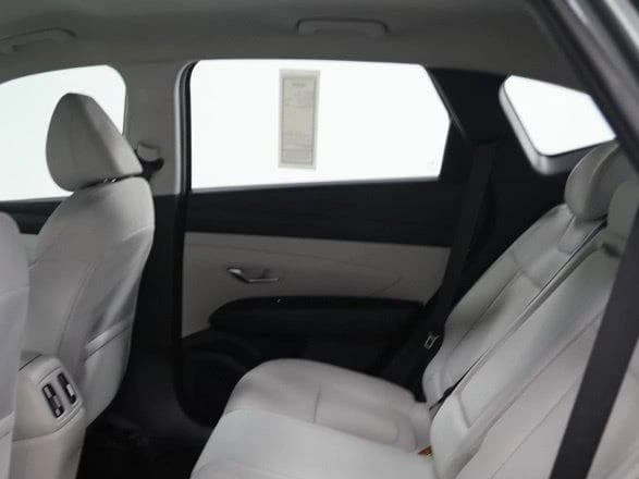 Hyundai Tucson Hybrid SE FWD 2026 — side view