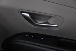 Hyundai Tucson Hybrid SE FWD 2026 — side view