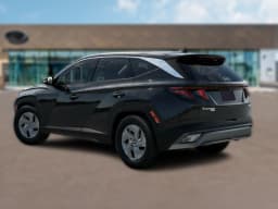 Hyundai Tucson Hybrid SE FWD 2026 — side view