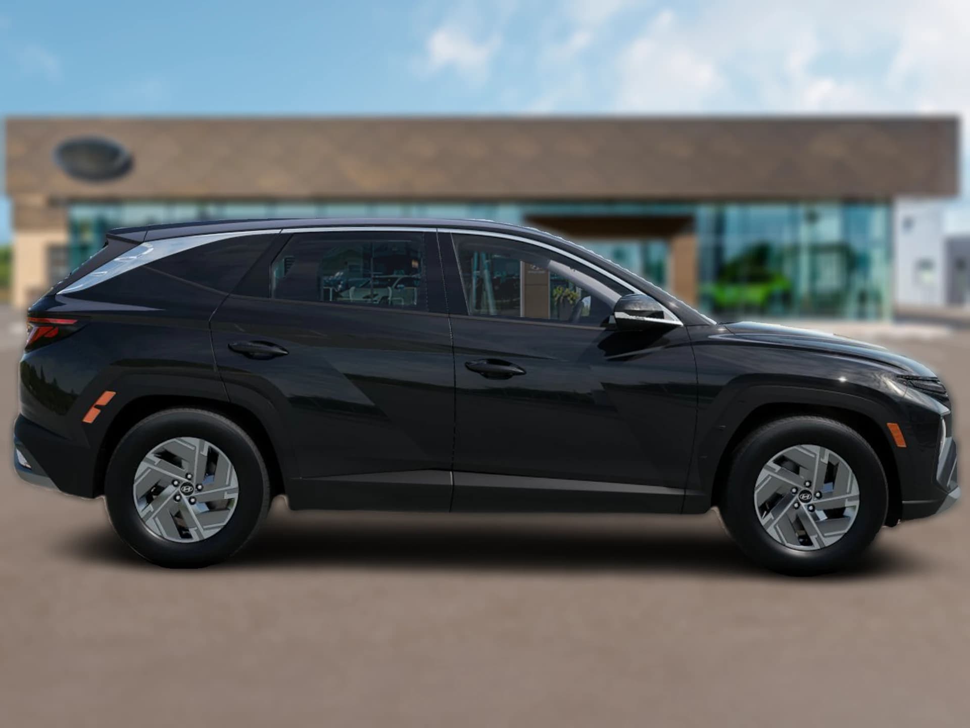 Hyundai Tucson Hybrid SE FWD 2026 — side view