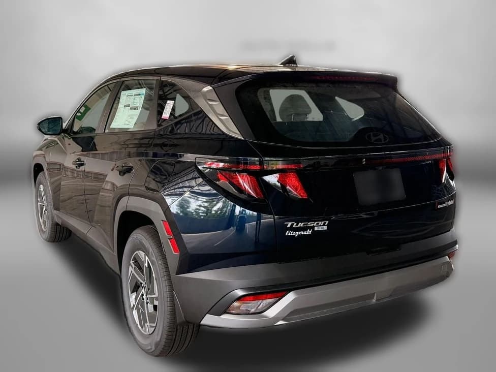 Hyundai Tucson Hybrid Blue SE AWD 2026 — side view