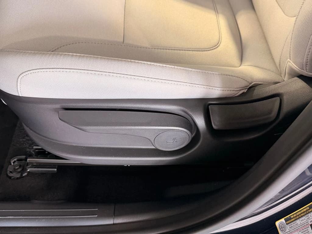 Hyundai Tucson Hybrid Blue SE AWD 2026 — side view