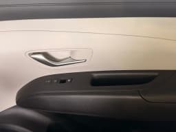 Hyundai Tucson Hybrid Blue SE AWD 2026 — side view