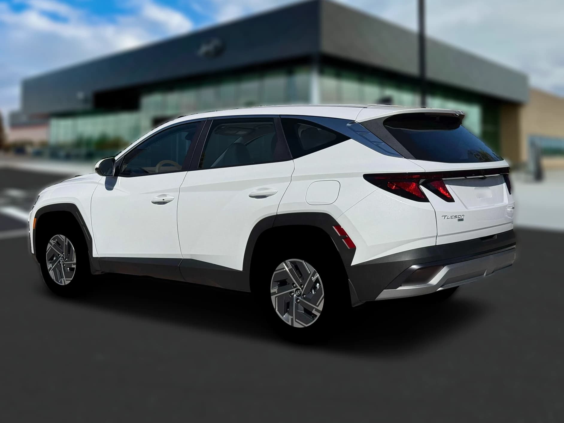 Hyundai Tucson Hybrid Blue SE AWD 2026 — side view