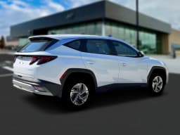 Hyundai Tucson Hybrid Blue SE AWD 2026 — side view