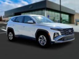 Hyundai Tucson Hybrid Blue SE AWD 2026 — side view