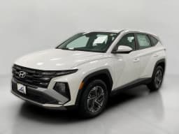 Hyundai Tucson Hybrid Blue SE AWD 2026 — side view