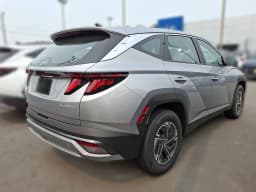 Hyundai Tucson Hybrid Blue SE AWD 2026 — side view