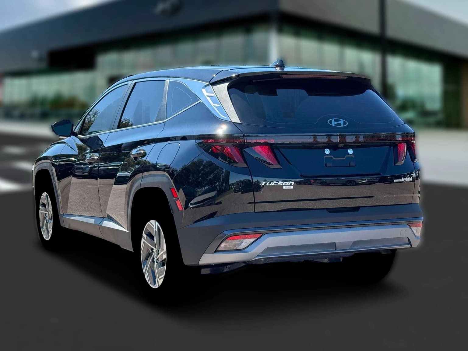 Hyundai Tucson Hybrid Blue SE AWD 2026 — side view