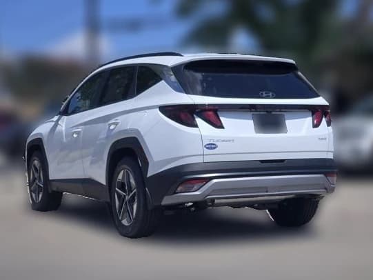 Hyundai Tucson Hybrid SEL FWD 2026 — side view
