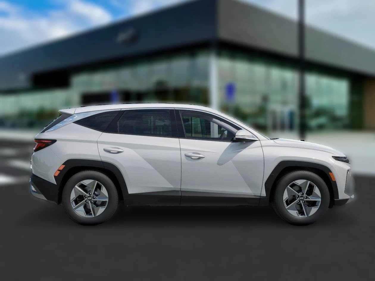 Hyundai Tucson Hybrid SEL AWD 2026 — side view
