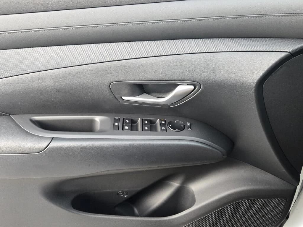 Hyundai Tucson Hybrid SEL AWD 2026 — side view