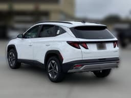Hyundai Tucson Plug-In Hybrid SEL AWD 2026 — side view