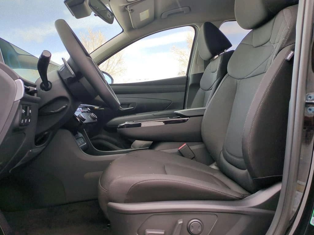 Hyundai Tucson Plug-In Hybrid SEL AWD 2026 — side view