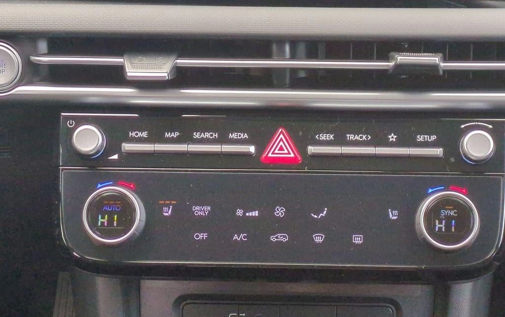 Hyundai Tucson Plug-In Hybrid SEL AWD 2026 — side view