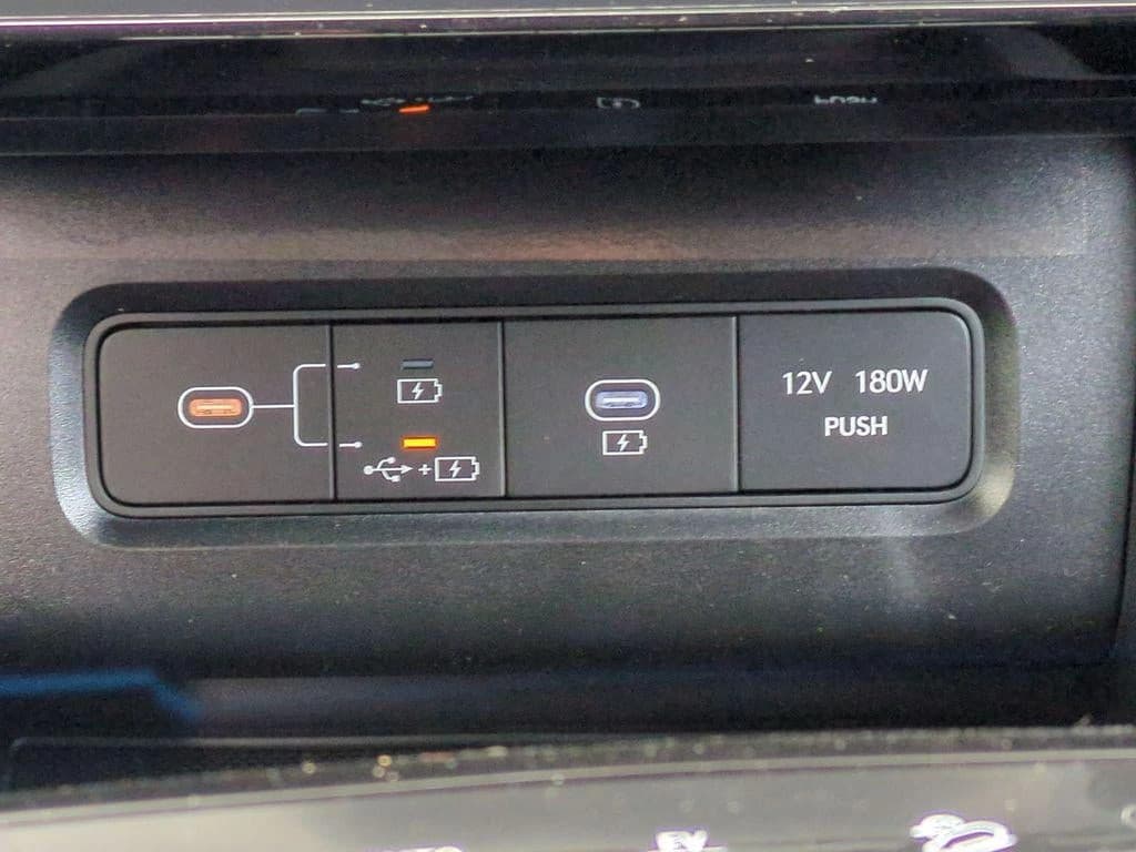 Hyundai Tucson Plug-In Hybrid SEL AWD 2026 — side view